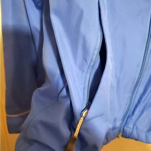 Asics Blue Woman's Running Jacket Size Medium - Picture 7 of 12